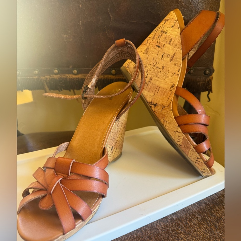 Women's Tan Wedge Sandals
